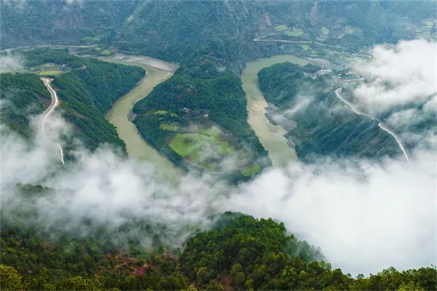 云南旅游,云南旅行社,云南團(tuán)建公司,云南策劃公司,云南會(huì)議會(huì)展,怒江旅游,怒江旅行社,怒江團(tuán)建公司,怒江策劃公司,怒江會(huì)議會(huì)展：山河壯歌，怒江的水墨丹青